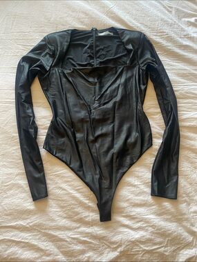 naked wardrobe Black Faux Leather Look Long-Sleeve Bodysuit